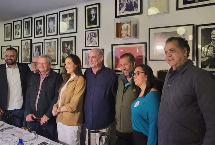 André Binho, Chico D'Angelo, Axel Grael, Giselle Bezerra, Ciro Gomes Carlos Lupi, Ana Paula Matos e Omar Peres.
