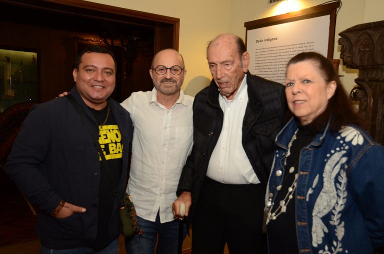 Denilson Baniwa, Marcio Doctors e Israel Klabin e Vanda Klabin