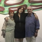 As artistas Solange Jansen e Sandra Sartori com o curador da exposição, Mario Camargo