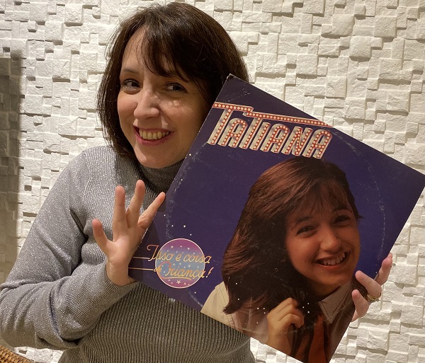 Tati Pinheiro com o LP Isso é Coisa de Criança-Foto Guilherme Ferreira (1)