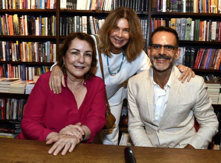 _DSC0124 - Bia Corrêa do Lago , Maria Helena Carneiro da Cunha e Alberto Renault - NOV 2022 - CG