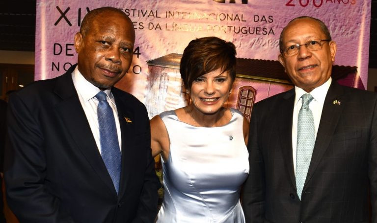 _DSC9943 Embaixador Moçambique Gamiliel Munguambe , Tânia Pires e Embaixador de Cabo Verde Pedro Chantre D'Oliveira - NOV 2022