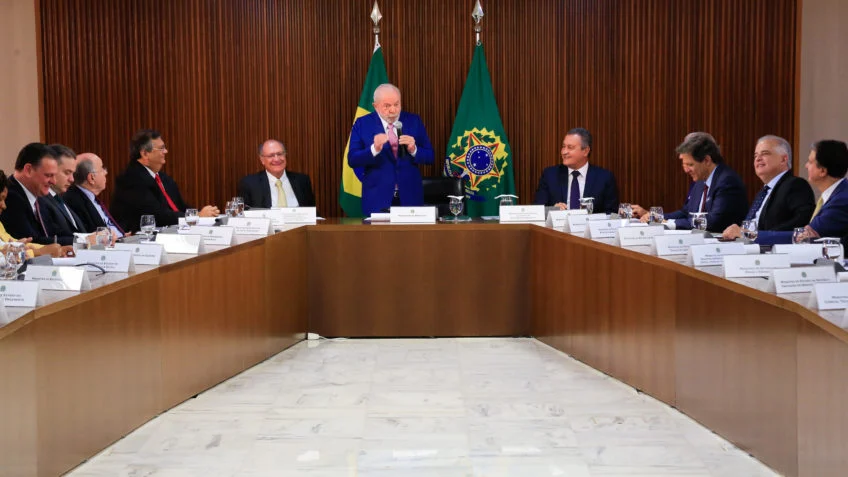 ReuniaoMinisterial-LulaDaSilva-Minsitros-GeraldoAlckmin-RuiCosta-31-848x477