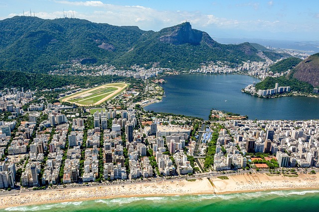 brazil-g1fec33283_640