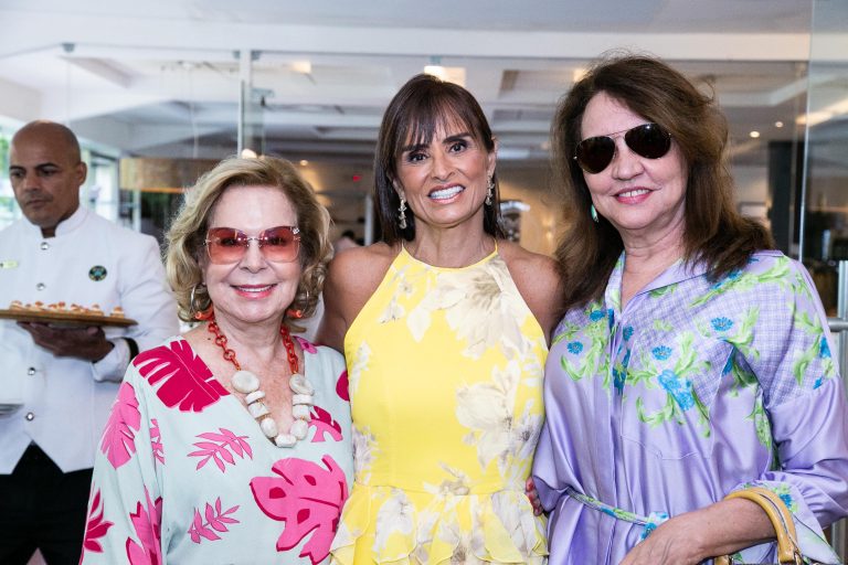 Rachel Guzma╠âo, Marcia Echeverria, Sumaya Neves-2