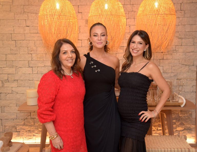Regina Távora, Paola Oliveira e Mariana Távora (1)