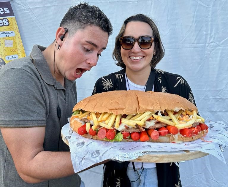 FOTO HAMBÚRGUER DOG DE 5 QUILOS - CRÉDITO @ONDECOMERNORIO