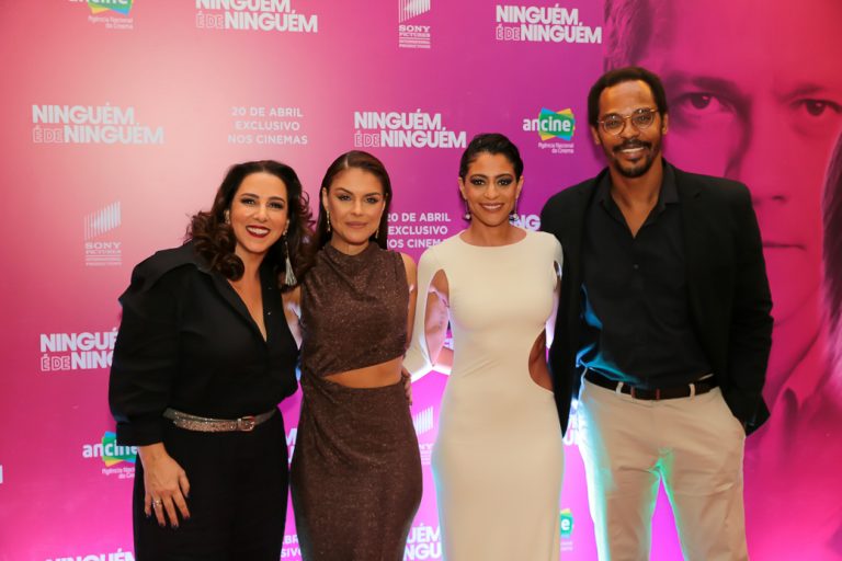 Renata Castro Barbosa- Paloma Bernadini-Carol Castro e Rocco PitangaMG_2424