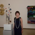 A galerista Anita Schwartz entre Venosa, Palatnik e Nuno Ramos