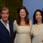 Sergio e Ignês Costa e Silva cercando Ruth Levy