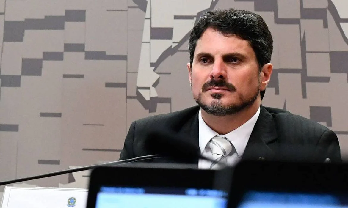 x83004117_senador-marcos-do-val