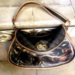 Bolsa _tira colo_ feita de camara d pneu d carro(corpo) tampa em camara d motocicleta . Acabamento em napa italiana