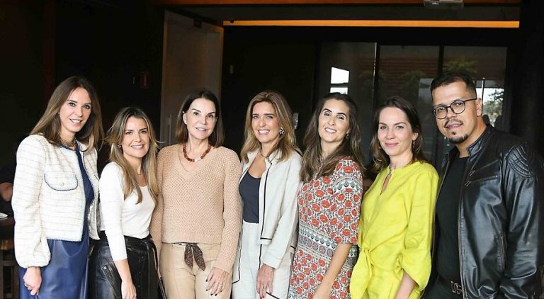 Esther Schattan Marcela Martins Patricia Mayer Fernanda Medeiros Camila Simbalista Paula Wetzel e Vinicius Aguiar