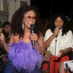 Isabel e a Filha Analuz Cantando (1)