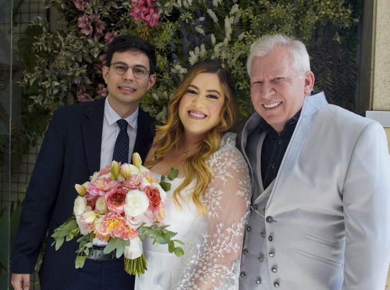 Raul e os noivos recortado