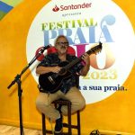 _DSC1830 O instrumentista Cecelo Frony - FESTIVAL PRAIA RIO - Laura Alvim - SET 2023 - CG
