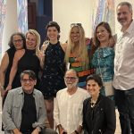 Os artistas e as curadoras Renata Costa e Angela de Oliveira