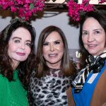 Dirce Motta entre Gloria Loyola e Sumaya Neves