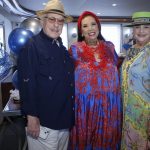 Thyna Mendes entre Claudio e Cristina Aboim