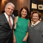 Gilberto e Leonor Schwartsmann com Margareth Dalcomo