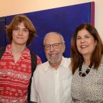 Johan Miranda e seu avô Luiz Áquila e Patricia Costa