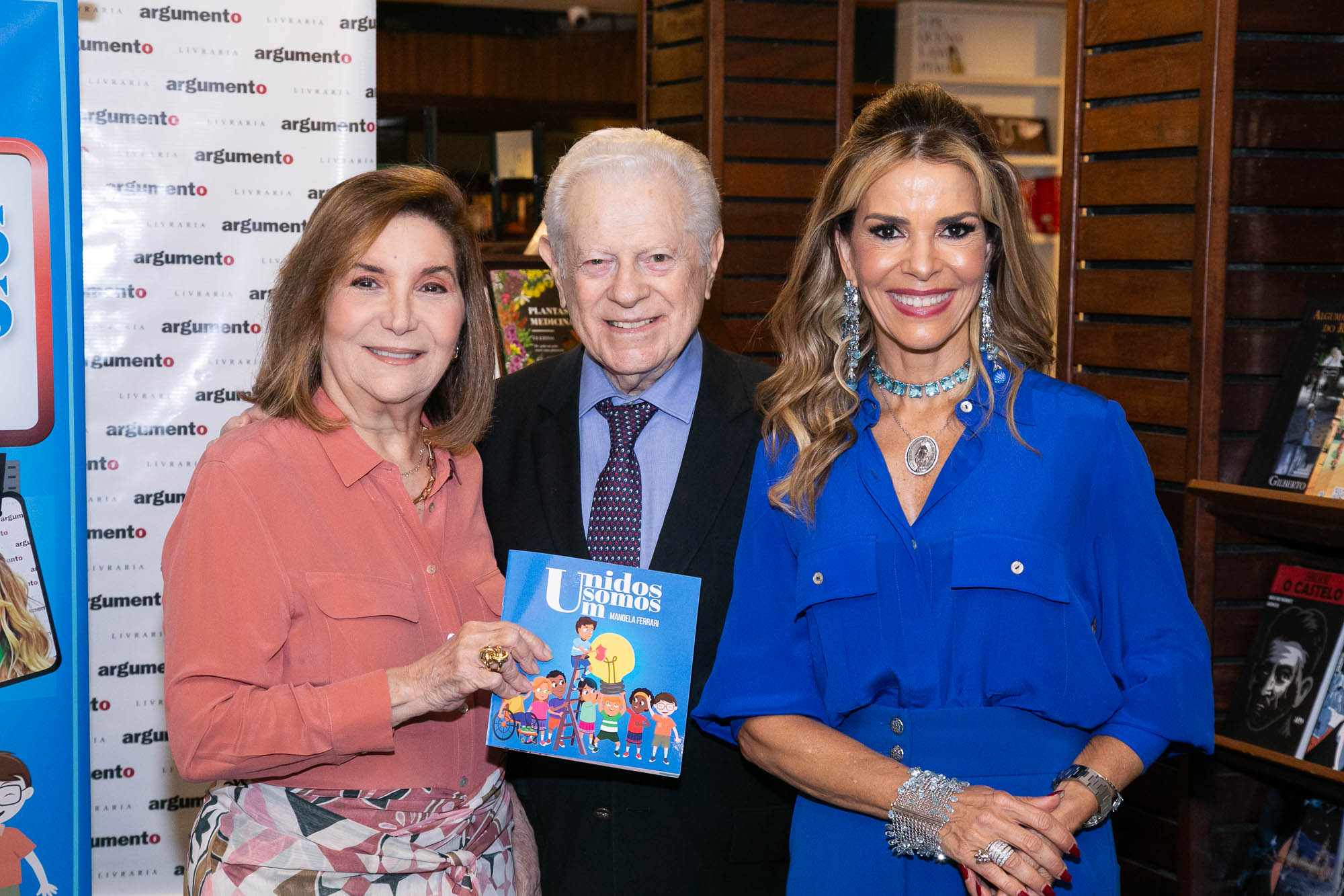 Manoela Ferrari, Arnaldo e Ruth Niskier