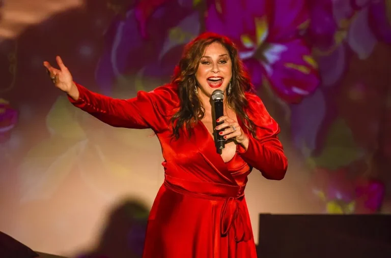 Fafá de Belém apresenta show “Temas de Novelas e Grandes Sucessos” no Teatro Bradesco