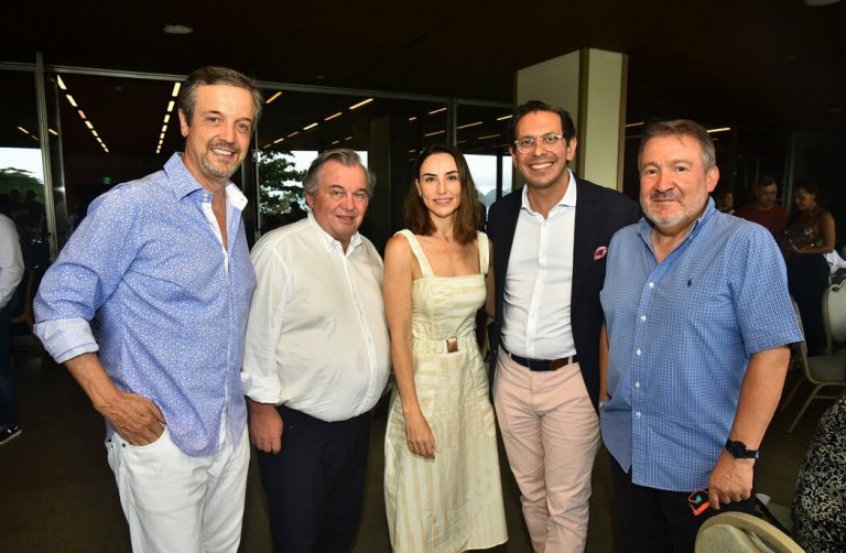 Alexis de Vaulx, Oliver Ginon, Milena Palumbo, Netto Moreira e Consul Gerard Marechal