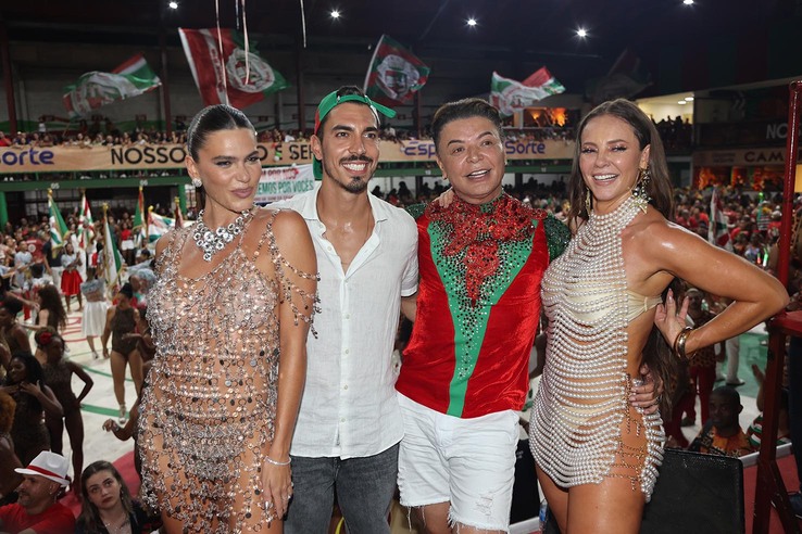 Mariana Goldfab, Diretor de Marketing da Liesa Gabriel David, David Brazil e Rainha Paolla Oliveira