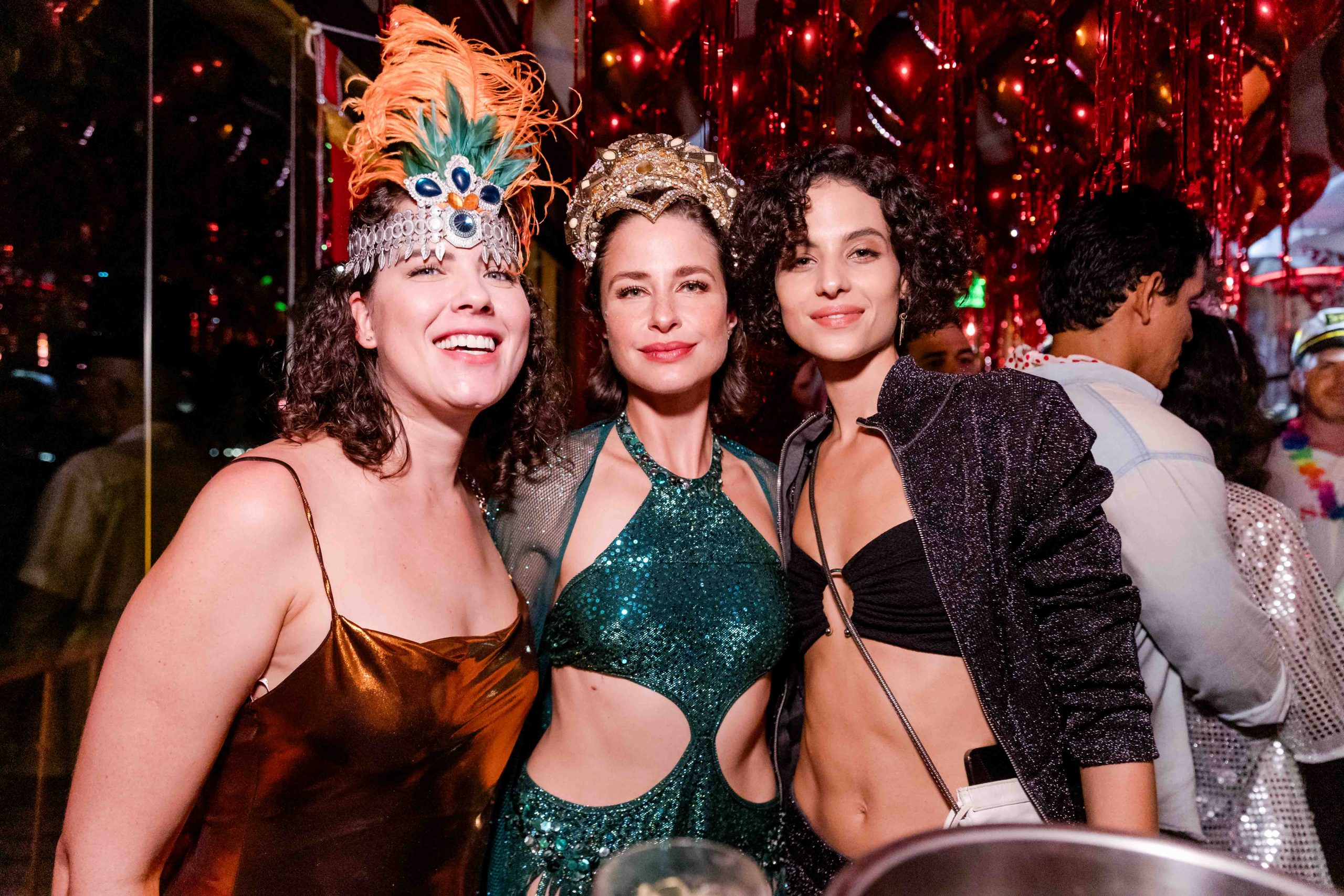 Viviane Oliveira, Bruna Cavalheiro e Brenda Larigaudie