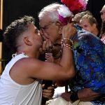 _DSC0731 O diretor Rogério Tarifa e Amir Haddad - O QUE NOS MANTÉM VIVOS - FEV 2024 - CG