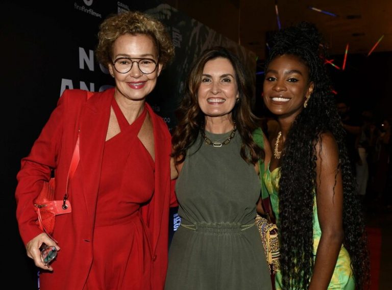 _DSC1367 Julia Lemmertz , Fatima Bernardes e Jeniffer Dias - NO ANO QUE VEM - FEV 2024 - CG