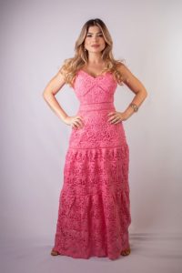 Claudia Melo veste Aura da Nobu