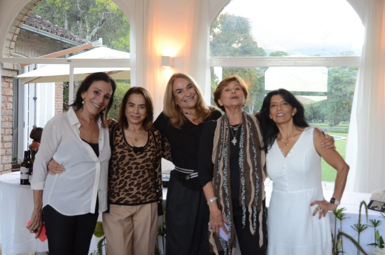 Alicinha Silveira,Yvonne Bezerra de Mello, Ana Luiza Camargo, Maggui De Broux e Monica Delgado