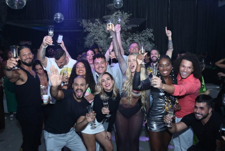 Yasmin Brunet promove festa surpresa para celebrar encerramento do BBB24 com amigos e ex-participantes