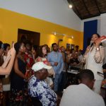 A autora Daiesse Jaala Bonfim na apresentação de seu livro