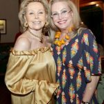 CH0A0401-Embaixatriz Sandra Naslausky e Tania Drummond