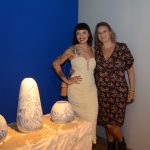 Bruna Pegurier e a assessora de imprensa Liane Varsano