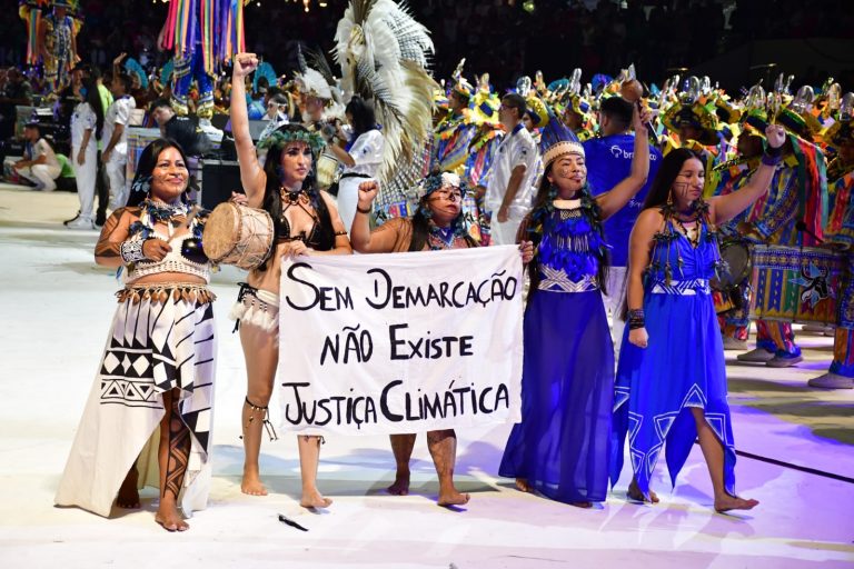 Protesto de integrantes do Boi Caprichoso