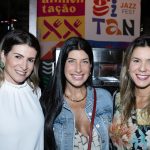 Evelyne Resende, Camila Cabral  e  Claudia Castro-