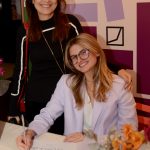 A artista Andréa Magalhães Lins  com a autora Constanza Del Posso