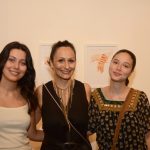 Karin Cagy com suas filhas Valentina e Nina Harif