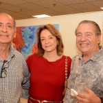 Robert e Gracília Spindel com o artista Antonio Geraldo