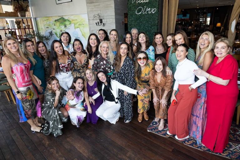 Elma Giovanelli comemora aniversário com música e amigas no Olivo-Village