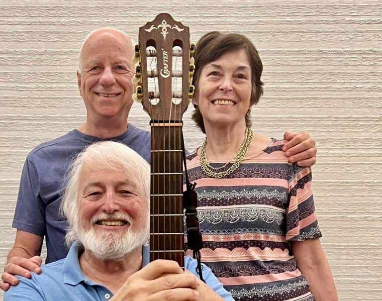 Oblabeetles se Apresenta em Show Intimista Celebrando a Beatlemania em Ipanema