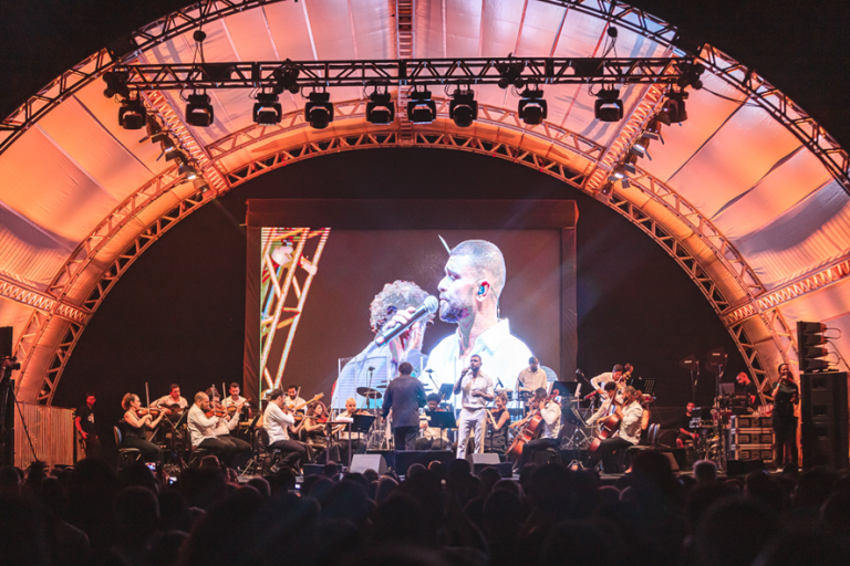 OOP e Diogo Nogueira na Praça Mauá Foto Rapha Garcia
