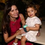 Marina Azevedo e sua filha Vega