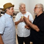 Antonio Augusto Fontes entre os amigos João Farkas e Walter Carvalho