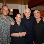 Ricardo Coelho Portilho e Christovam de Chevalier cercando Sueli e Ricardo Stambowsky