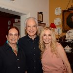 Sueli e Ricardo Stambowsky com Regina Abramoff